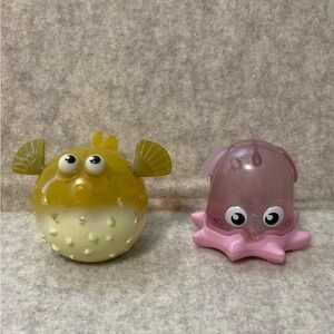 Disney Pixar Pearl squid and Bloat the blowfish Finding Nemo Mcds toys  bath fig